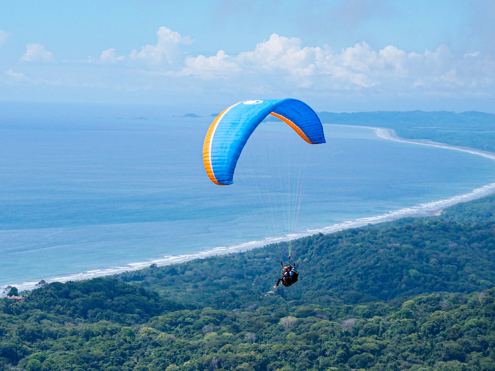 Tandem Paragliding Tour